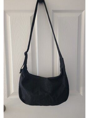 Baggu Medium Crescent Shoulder Crossbody Bag Black